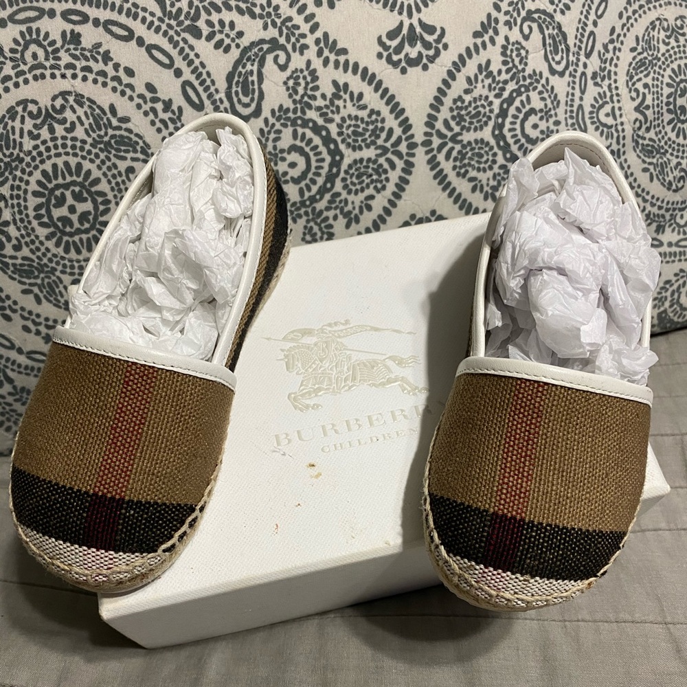 Kids burberry shoes